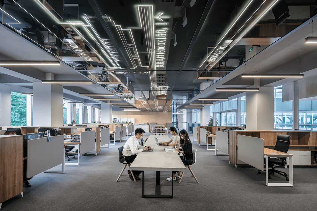 managers using a coworking space to develop employee absenteeism policy