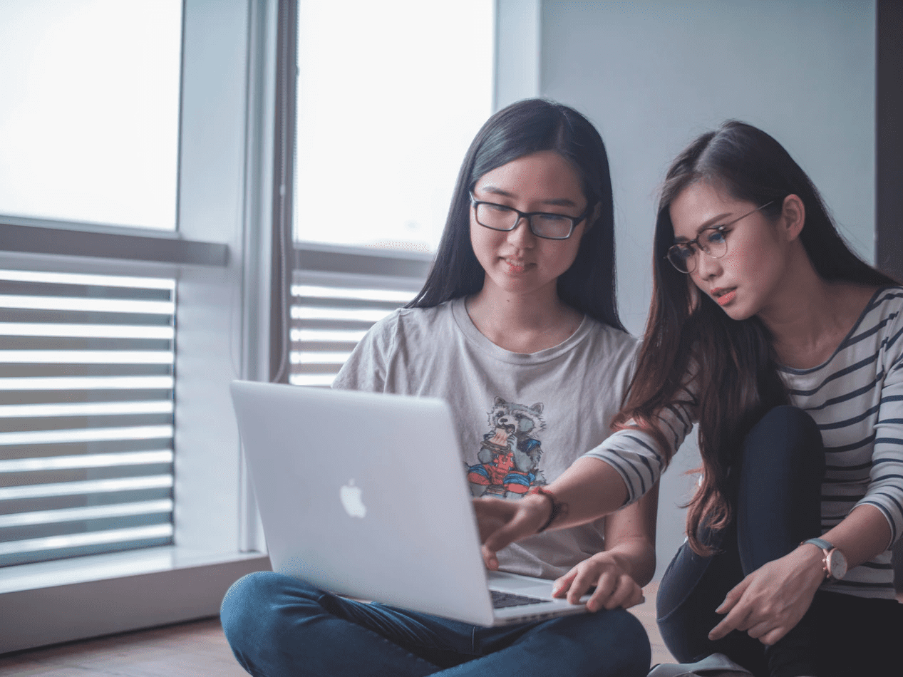 Two people who are using workplace communication