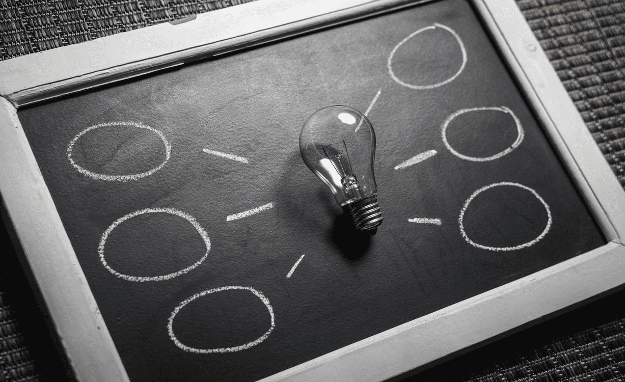 Light bulb drawn on a chalkboard
