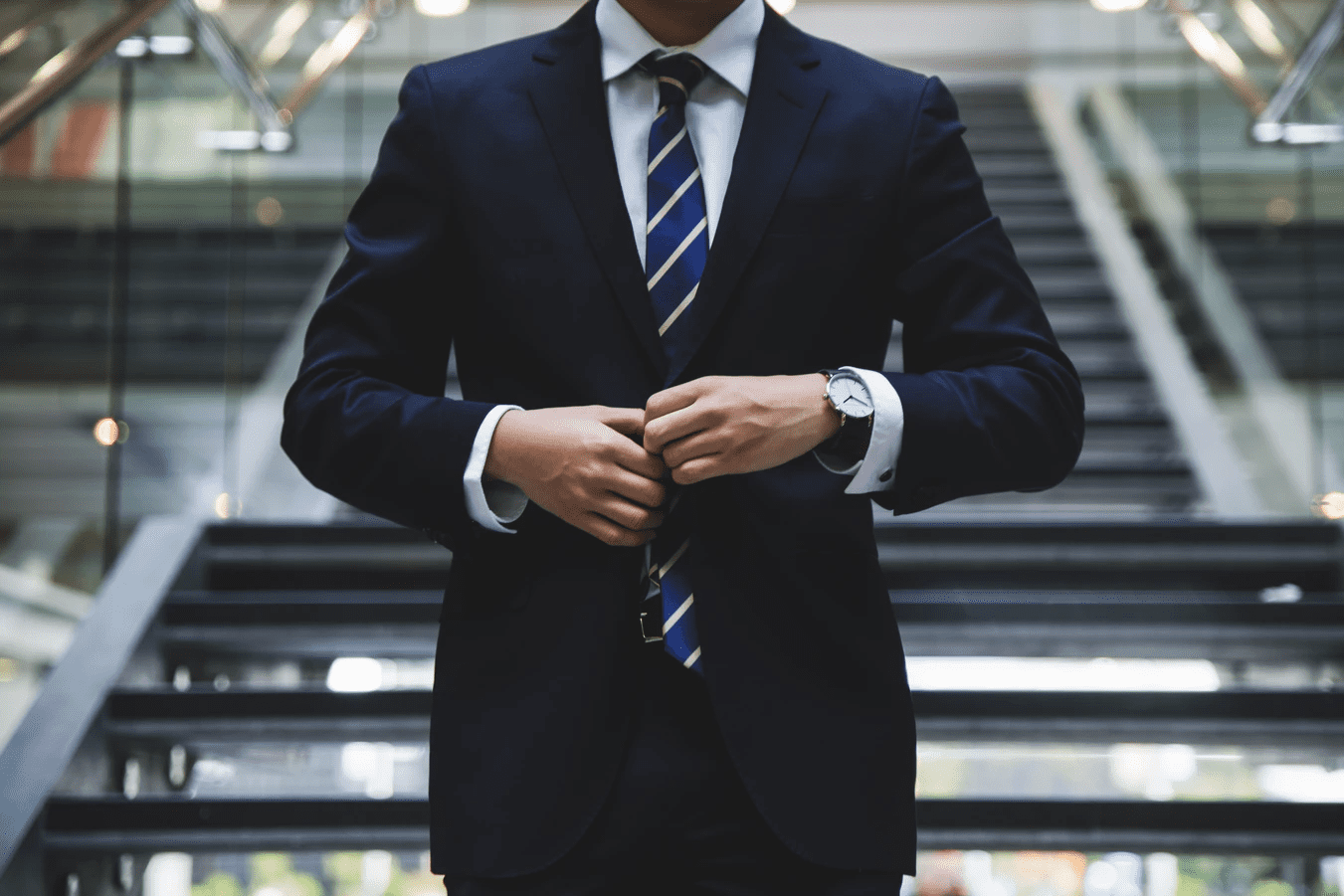 Dress Code Policy: The Complete Guide For Managers - Sling